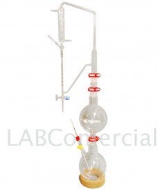 Glass apparatus for the distillation of essential oils by steam dragging of 1000 ml of capacity, equipped with thermometer.