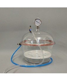 Polycarbonate Desiccator with Stopcocks and Pressure Gauge