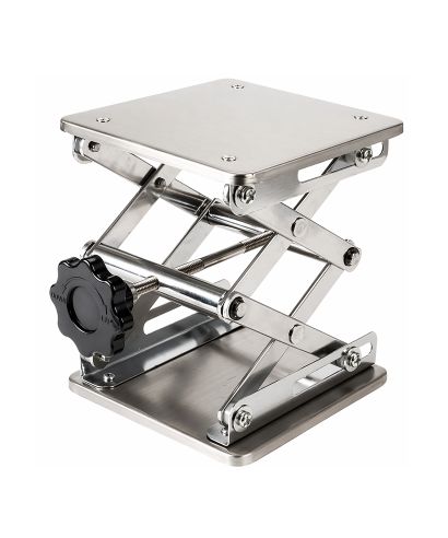Plataforma elevadora de laboratorio de acero inoxidable con base de 150 × 150 mm y altura regulable de 50 mm a 270 mm.