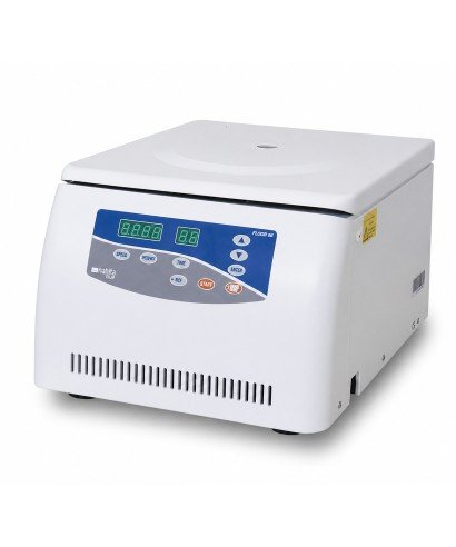 Centrífuga angular digital Fugelab-GB10 con cabezal de 12 × 15 ml incluido, diseñada para centrifugación rutinaria con control p