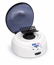 Detalle del rotor de la centrífuga RS-1008, compatible con microtubos de 0,2 a 2,0 ml y tiras PCR mediante cabezales intercambia